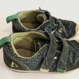 Green Ty Plae shoes size 11.5